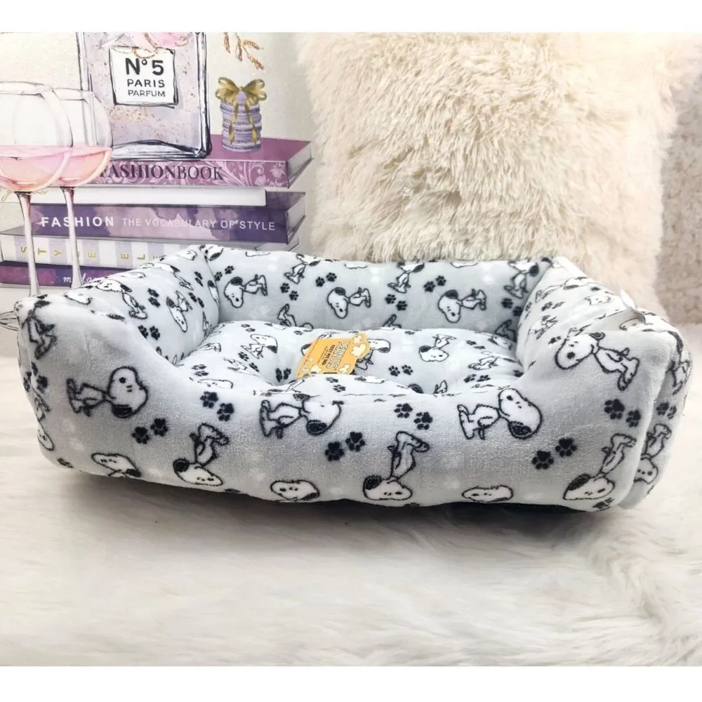 {Peanuts} Grey Cozy Plush {Pet Bed}